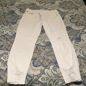 NWOT Kancan white high rise skinny destructed ankle crop pants, size 15/31